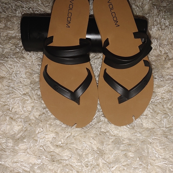 Volcom strappy sandals size 5 youth - Picture 4 of 6